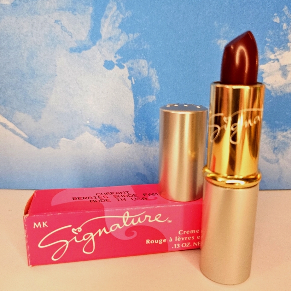 Mary Kay Signature Creme Lipstick CURRANT 0287 - Torn Packaging